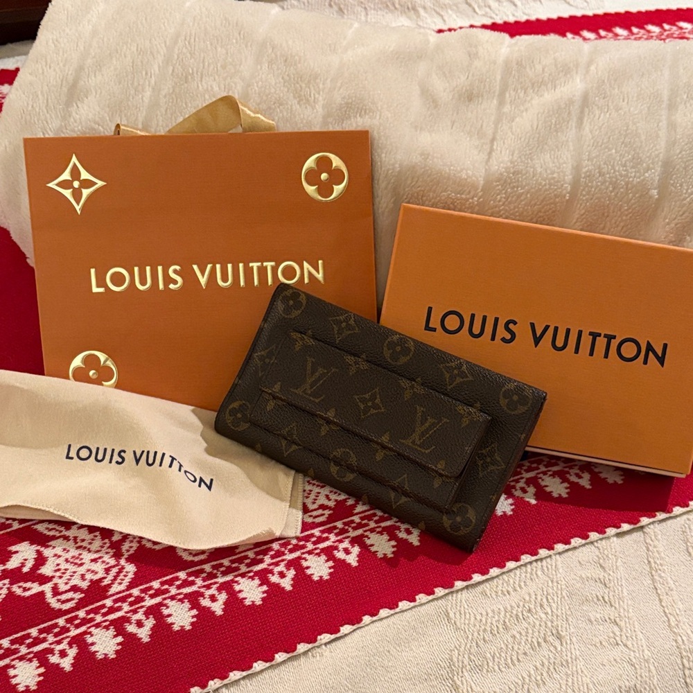 EUC Louis Vuitton Porte Tresor Brown Monogram Wallet